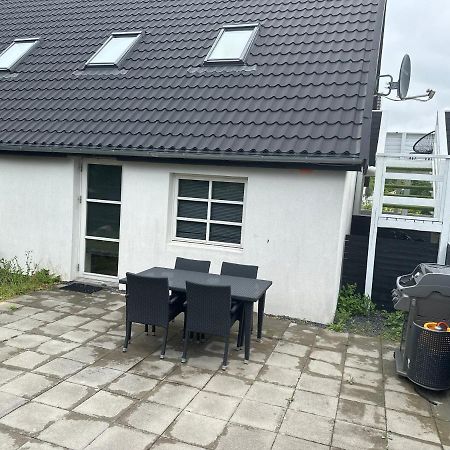 2 Bedroom Apartment Near The Sea Тісвіллелейе Екстер'єр фото
